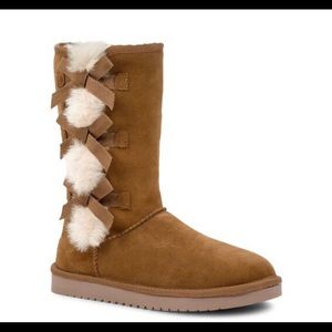 Brand new, never been worn. Super cozy and warm!